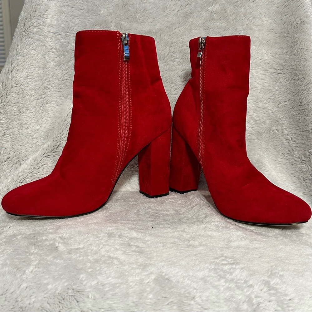 PrettyLittleThing RED Heeled Boots with Chunky Heel and Rounded Toe Women size 6 - Picture 3 of 15